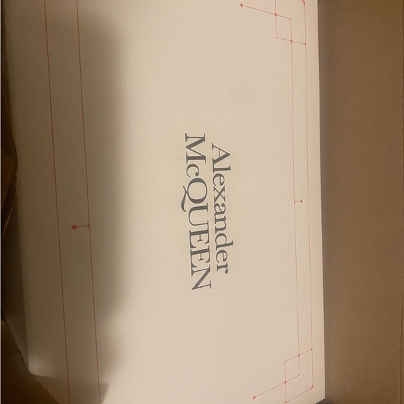 Alexander McQueen Mens Oversized Sneaker White/Black - Picture 7 of 9